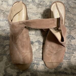 Used Nine West Tan Mules
